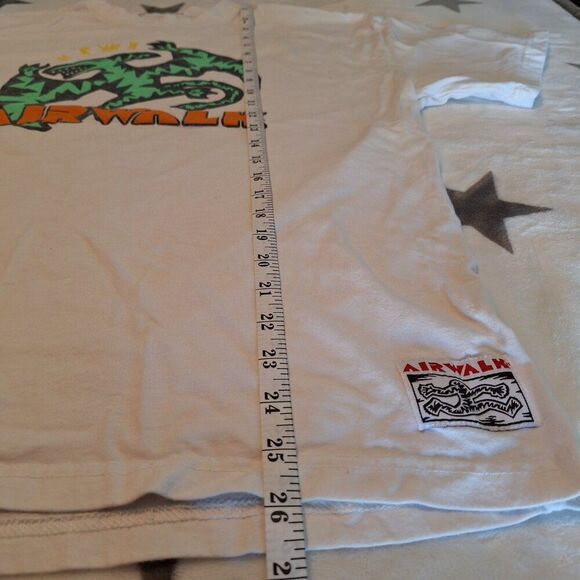 FOREVER 21 X AIR WALK WHITE AND GREEN DINOSAUR GRAPHIC T-SHIRT MENS - Picture 3 of 7